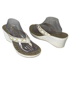 CLARKS Platform Wedge Thong Sandals White Beaded Vegan Leather Boho Size 11